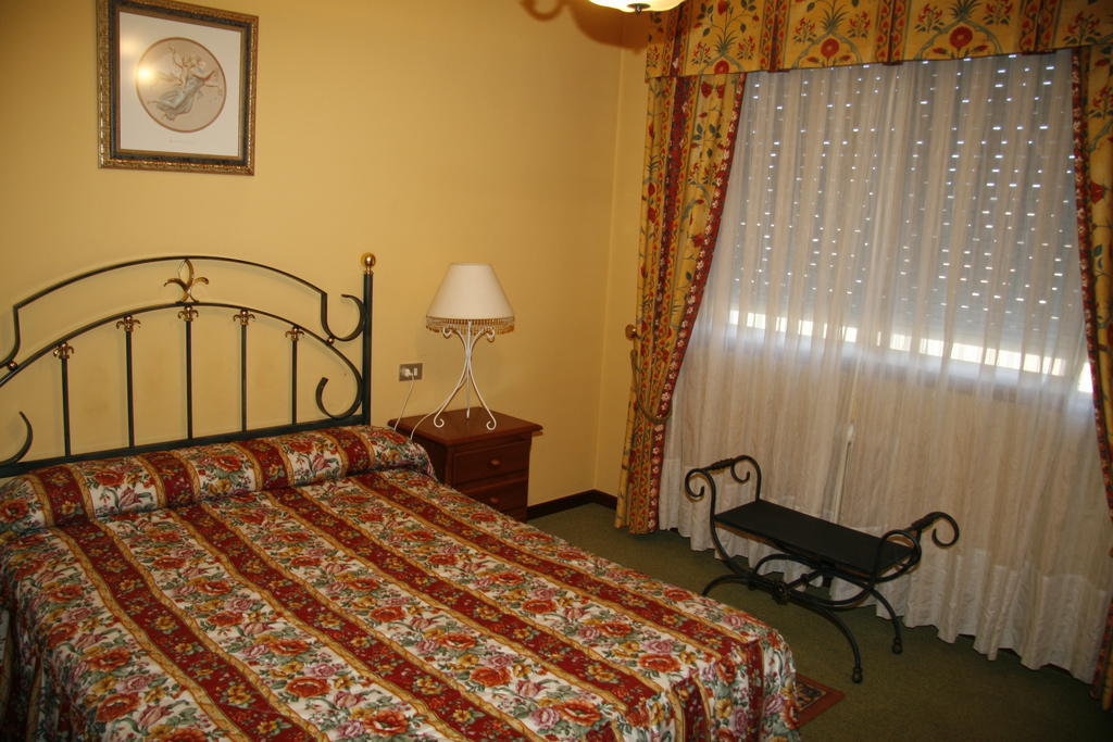 Hotel San Rosendo Ourense Phòng bức ảnh